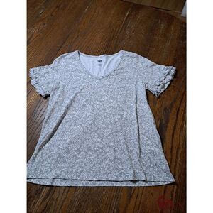 Medium Lee Grey White Floral Short Ruffle Sleeve Cotton Pullover Shirt Top